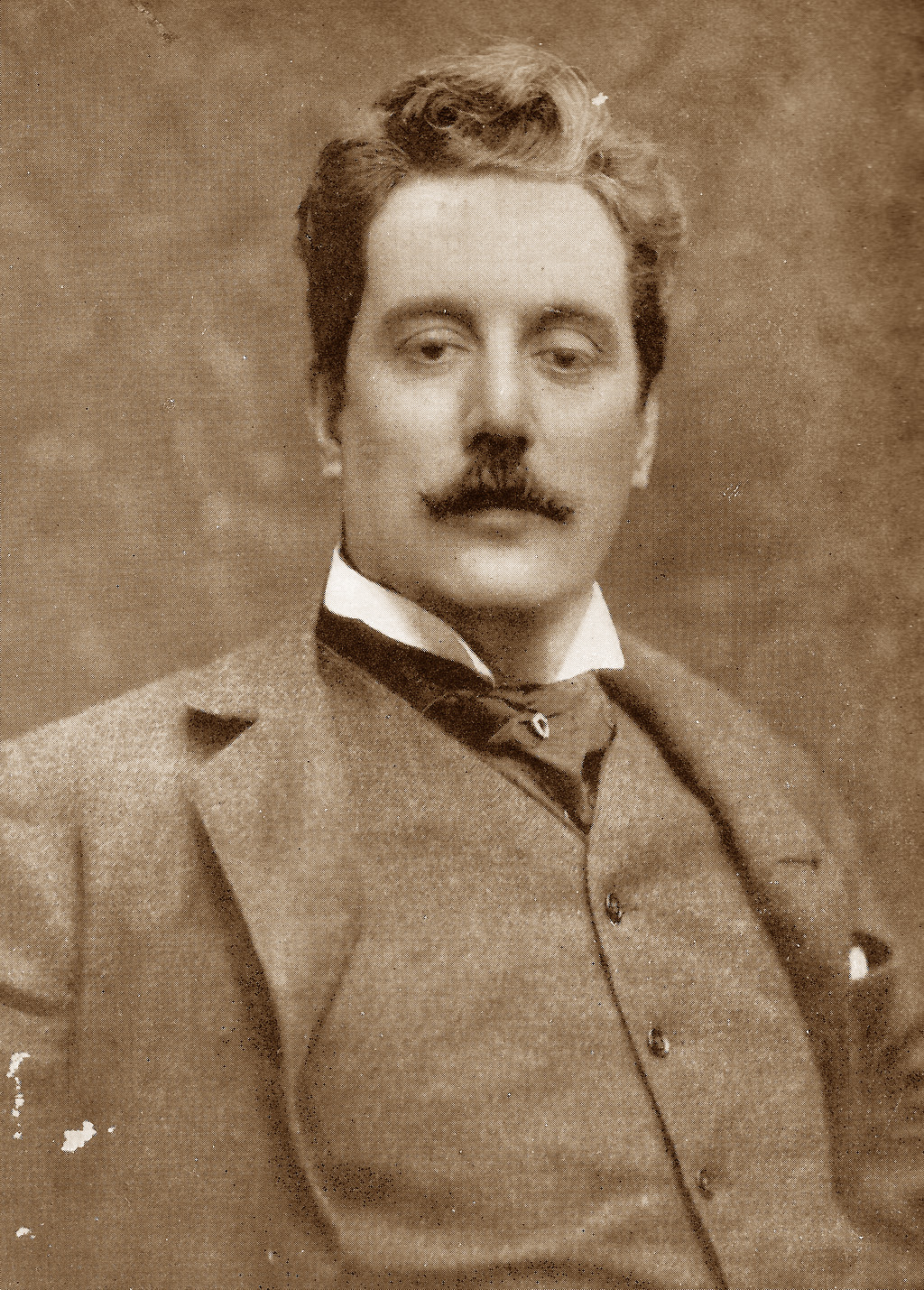 Giacomo Puccini in 1900.