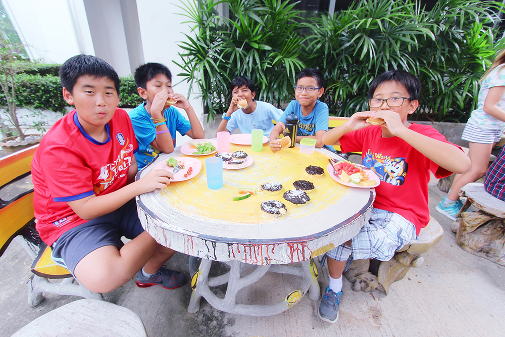 Students enjoyed a barbie to celebrate Australia Day.