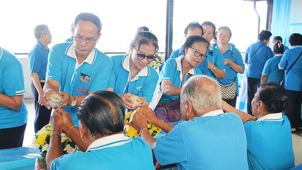 Pattaya officials honored the city’s senior citizens with a traditional Songkran water-blessing ceremony.