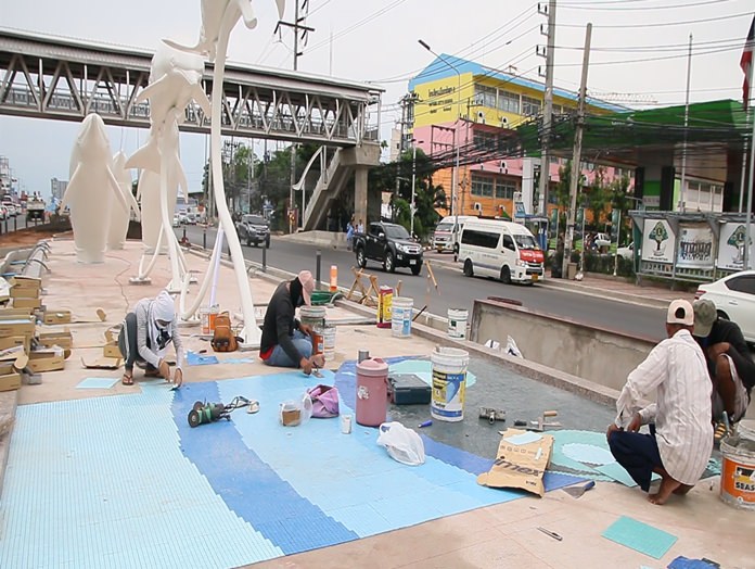 All that remains to be done is to install traffic signs, paint barriers, finish the road surface in some areas, landscaping and adjust the lights at the Central-Sukhumvit roads intersection.