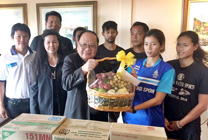 Sorawuth Maharom, Advisor to International Athletic Preparation Board, and his team visited athletes and executives of the Windsurfing Associaiton of Thailand in Pattaya, Thursday, May 25.