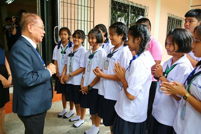 Pattaya officials continued their weekly visits to Pattaya public schools with an inspection at Pattaya School No. 6.
