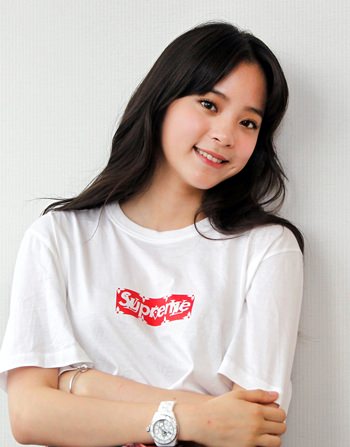 Taiwanese actress/musician Ou-yang Nana. (AP Photo/Chiang Ying-ying)