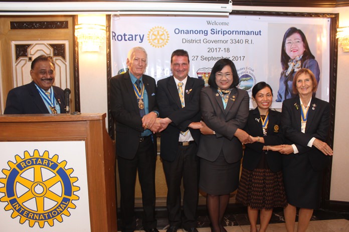 PDG Pratheep Malhotra (left) is all smiles as the leaders of Rotary stand hand in hand pledging to make a difference for humanity. (l-r) President Peter Schlegel, President Eric Larbouillat, DG Onanong Siripornmanut, President Nachlada Nammontree and President Dr. Margret Deter.
