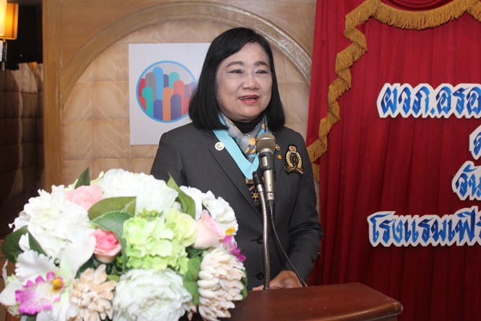DG Onanong Siripornmanut delivers her keynote speech at the Rotary Club of Pattaya.