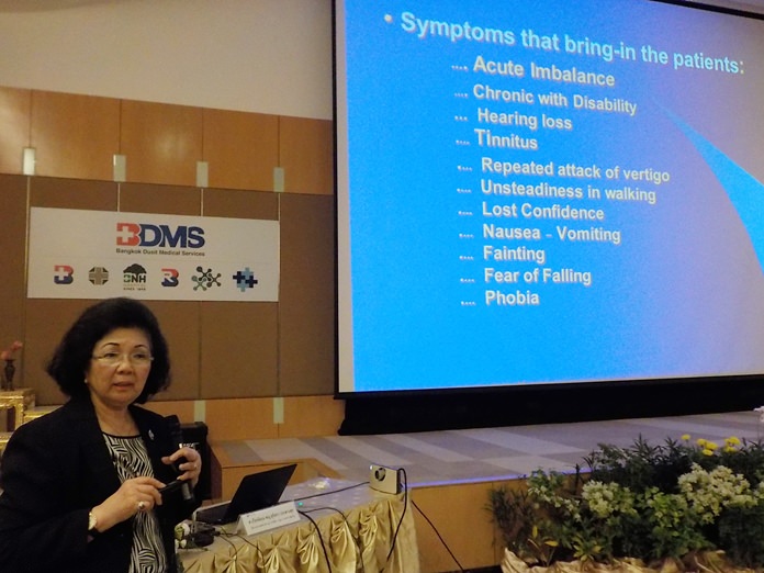 Dr. Sujittra Prasansuk, director of Bangkok Hospital Pattaya’s Ear, Nose & Throat Center, tells doctors and nurses at the Oct. 16 workshop how people need to moderate use of technology to preserve their hearing into later years.