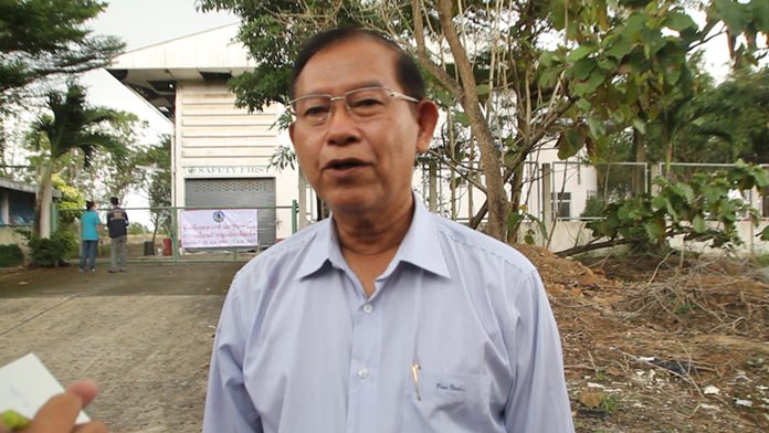 Khao Maikaew Mayor Jamnien Kitipakul tells the press Pattaya and Khao Maikaew officials have agreed on a virtual ban on medical waste disposal, barring the resort city from dumping more than a ton of it in the Banglamung sub-district.