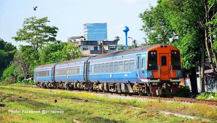 The State Railways of Thailand (SRT) launched the weekend air-conditioned train services from Bangkok to Pattaya and Sattahip in Chonburi on March 17.