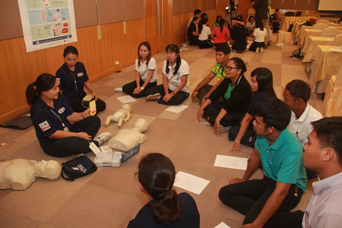 Bangkok Hospital Pattaya provided basic life support and CPR courses to teachers and businesspeople in Sattahip and Pattaya.