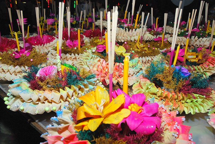 A total of 100,000 baht in prizes is up for grabs for making the most beautiful and environmentally friendly floats for Loy Krathong.