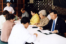 n9.jpg (26070 bytes)