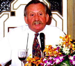 suc.jpg (33112 bytes)