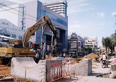 home.jpg (27000 bytes)