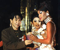 f12.jpg (18579 bytes)