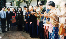 f1.jpg (24455 bytes)