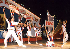 f44.jpg (28743 bytes)