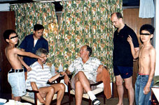 te.jpg (30845 bytes)