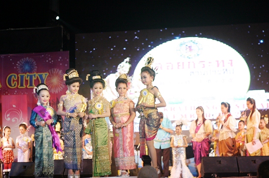 Loy Krathong Festival 2012