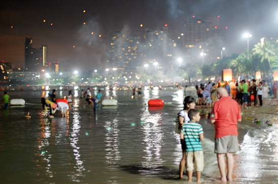 Loy Krathong Festival 2012