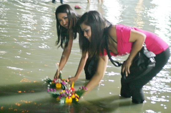 Loy Krathong Festival 2012
