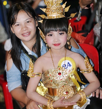 Loy Krathong Festival 2012