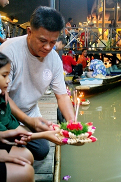 Loy Krathong Festival 2012