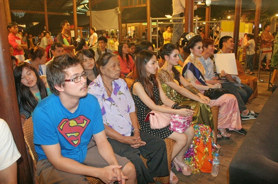 Loy Krathong Festival 2012