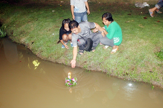 Loy Krathong Festival 2012