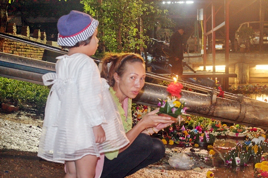 Loy Krathong Festival 2012