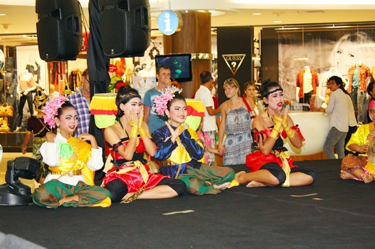 Loy Krathong Festival 2012