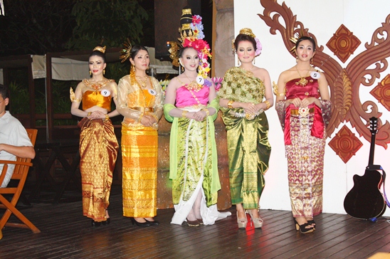 Loy Krathong Festival 2012