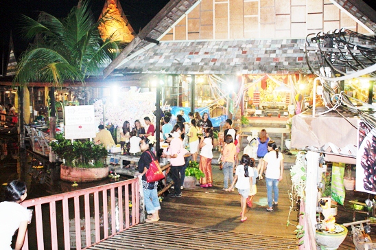 Loy Krathong Festival 2012
