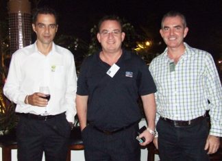 (L to R) Manic Rogens, Mix 88.5 FM; Manic Bowling, Colliers International; and Craig Muldoon, Global Investments.