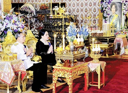 Their Majesties the King and Queen attend religious rites for the late H.R.H. Princess Galyani Vadhana, at the Dusit Throne Hall inside the Grand Palace Friday, Nov. 14, 2008. (AP Photo/Bureau of the Royal Household)