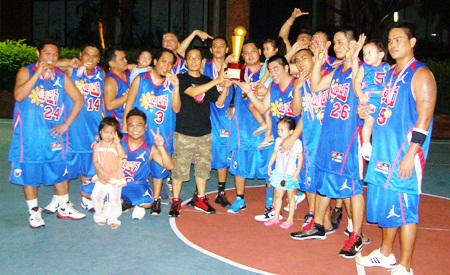 The victorious Kabagis team.