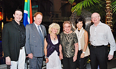 (L to R) Michael Ganster, general manager of dusitD2 baraquda pattaya; Allan Riddel, director of South African/Thai Chamber of Commerce; Reni Hildenbrand, owner & producer of Hildenbrand Wines; Dorothy Phenjati; Krisadee Bodhidatta; and HE Douglas Gibson, the South African Ambassador. 