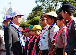 Prime Minister Abhisit Vejjajiva chats with some of the Scouts at the first World Catholic Scout Camp.