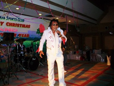 “Elvis” enters the building.