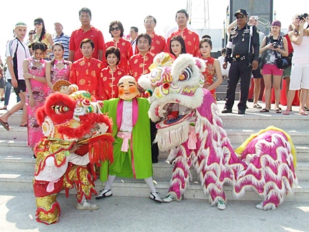 City officials gather at the Prince Chumporn Khet Udomsak Monument on Pratamnak Hill to pay homage to the revered prince.