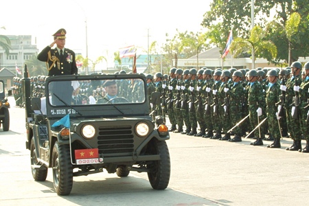 Maj. Gen. Winai Srangsukdee inspects the troops in Chonburi.