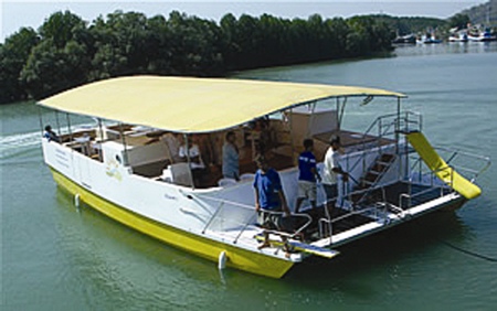 The SunCat is Mermaid Cruises’ second electric boat, and offers capacious accommodation for all day cruising on the Prachin River.
