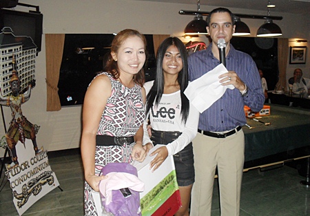 Ladies flight winner Jum Karagit, left.