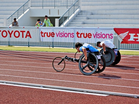 Athletes take part in the wheelchair sprints.