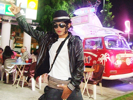 Chanapol Khongsri (or Om), the Pattaya Michael Jackson. 