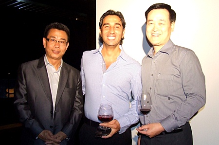 Thomas Koh (RM Garden Cliff Resort), Alex Chakrabarti (GM Mercure Hotel) and Somkhit Tonsaiphet (GM Zign Hotel) enjoy a pre dinner cocktail.