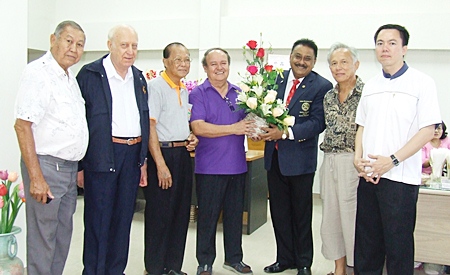 Peter Malhotra bears greetings of luck and success on behalf of Rotary District 3340 and the Pattaya Mail Media Group. (l-r) P. Malakul, PP Dennis Stark, PDG Jin Srikasikorn, Premprecha Dibbayawan, Peter Malhotra, Tom Sirisant, and Father Kritsada Sukkaphat.