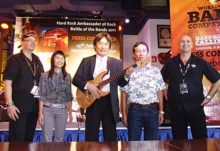 Pattaya Deputy Mayor Ronakit Ekasingh, center, opens the “battle of the bands” concert at the Ambassador Hotel on February 26.
