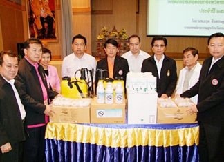 Chonburi Administrative Organization President Wittaya Kunplome (right) along with government and health officials are banding together to battle dengue fever.