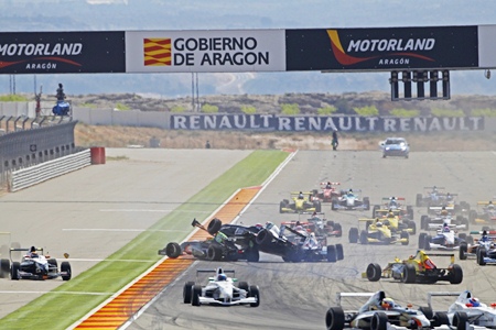 A pile-up on the opening lap of Race 1 on Saturday enabled Sandy to move through the field.