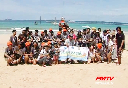 Devoted listeners have fun after planting the artificial coral reefs. 